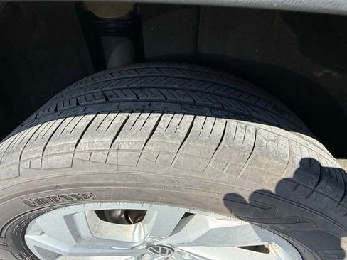 Used 2023 Volkswagen Atlas SE w/ Panoramic Sunroof Package image 23