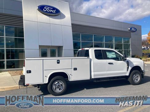 New 2025 Ford F350 XL w/ XL Chrome Package image 8