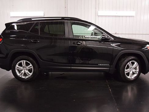 Used 2024 GMC Terrain SLE w/ Driver Convenience Package AWD/4WD image 8