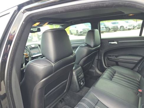 Used 2014 Chrysler 300 S w/ Luxury Group RWD image 17