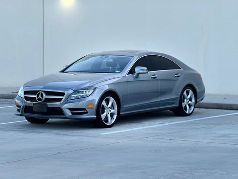 Used 2012 Mercedes-Benz CLS 550 4MATIC image 3