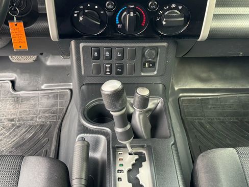 Used 2014 Toyota FJ Cruiser 4WD w/ Upgrade Package image 23