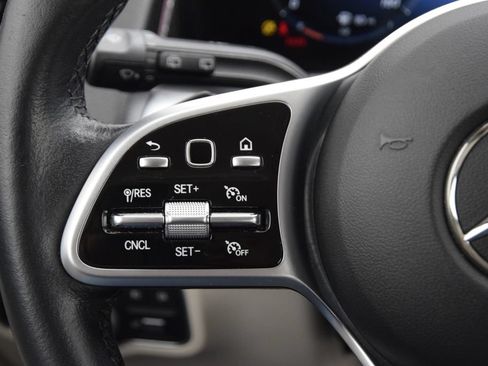 Used 2022 Mercedes-Benz GLB 250 4MATIC image 23