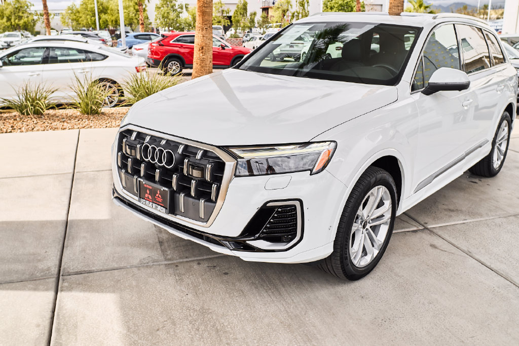 Used 2025 Audi Q7 3.0T Premium Plus AWD/4WD image 6