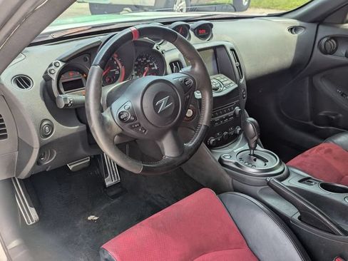 Used 2020 Nissan 370Z NISMO RWD image 31