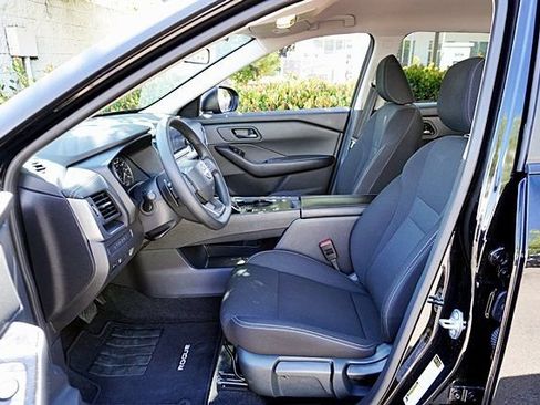 Used 2025 Nissan Rogue S FWD image 14