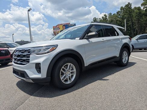 New 2026 Ford Explorer Active w/ Active Comfort Package RWD image 8
