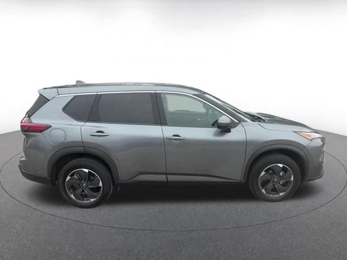 Used 2025 Nissan Rogue SV AWD/4WD image 16