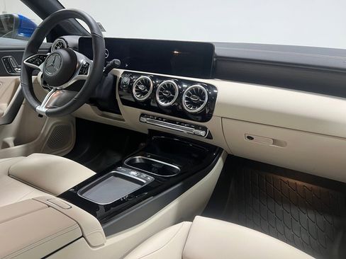 Used 2025 Mercedes-Benz CLA 250 4MATIC image 28