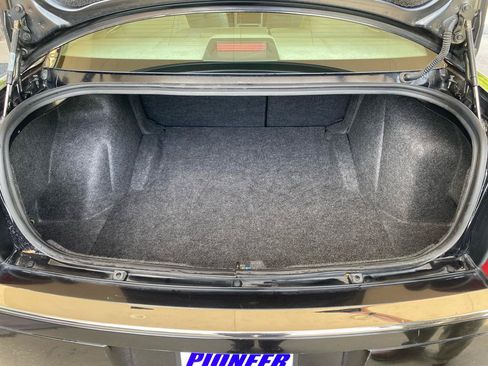 Used 2007 Chrysler 300 C RWD image 24