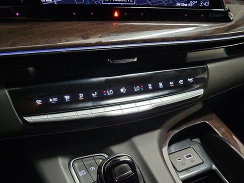 Used 2023 Cadillac Escalade ESV Sport Platinum RWD image 27
