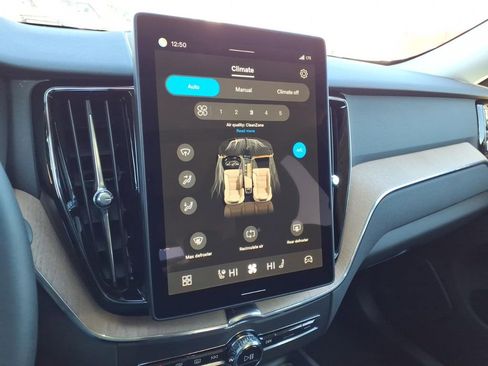 New 2026 Volvo XC60 B5 Core w/ Climate Package PRO image 14