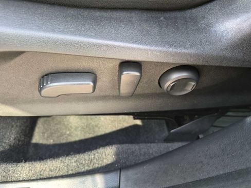 Used 2022 Subaru Forester Premium AWD/4WD image 13