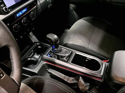 Certified 2023 Toyota Tacoma TRD Off-Road AWD/4WD image 15