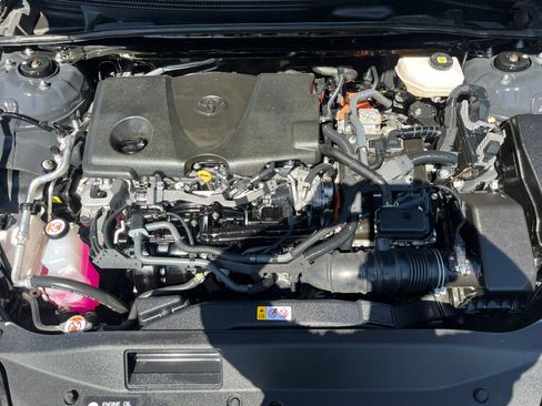 Used 2025 Toyota Camry LE FWD image 31