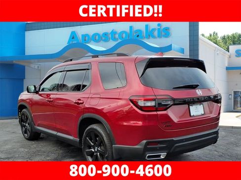 Certified 2025 Honda Pilot Black Edition image 5