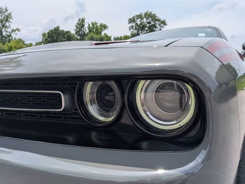 Used 2018 Dodge Challenger SXT RWD image 6