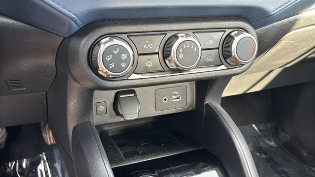 Used 2025 Nissan Versa SV FWD image 29