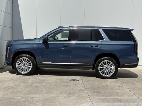 New 2026 Cadillac Escalade Luxury AWD/4WD image 4