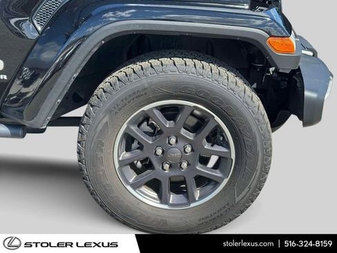 Used 2021 Jeep Gladiator Overland w/ Popular Equipment Package AWD/4WD image 4