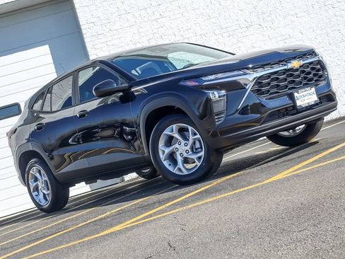 New 2026 Chevrolet Trax LS FWD image 3