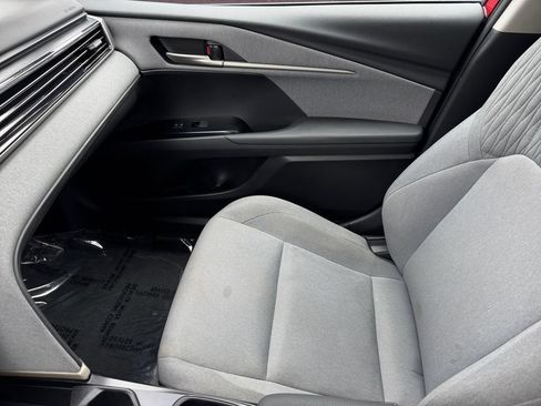 Used 2025 Toyota Camry LE FWD image 30