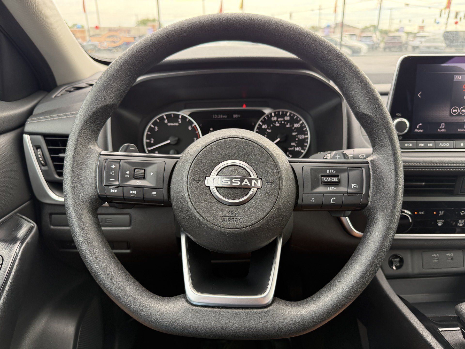 Used 2024 Nissan Rogue S AWD/4WD image 18