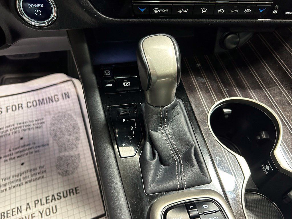 Used 2017 Lexus RX 450h AWD image 17
