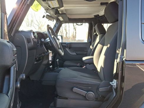 Used 2016 Jeep Wrangler Sport AWD/4WD image 13