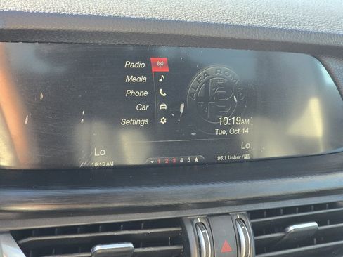 Used 2018 Alfa Romeo Stelvio AWD image 20