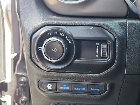 Used 2023 Jeep Wrangler Unlimited Rubicon 4xe w/ Cold Weather Group AWD/4WD image 13