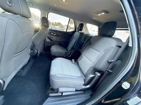 Used 2018 Chevrolet Traverse LT image 27