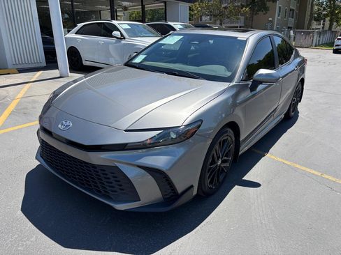 Used 2025 Toyota Camry SE w/ Multimedia Upgrade Package AWD/4WD image 13