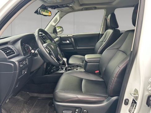 Used 2024 Toyota 4Runner TRD Off-Road Premium w/ Moonroof Package AWD/4WD image 10