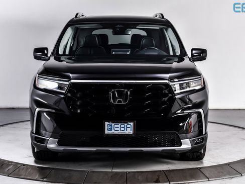 Used 2025 Honda Pilot Elite image 8