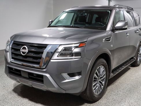 Used 2022 Nissan Armada SV w/ SV Appearance Package RWD image 34