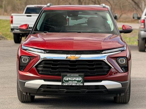 Used 2025 Chevrolet TrailBlazer LT w/ LT Cold Weather Package image 2