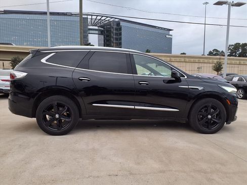 Used 2023 Buick Enclave Essence w/ Sport Touring Edition image 9