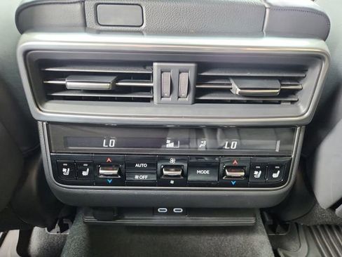 Used 2024 Lexus LX 600 4WD w/ Premium Package image 22