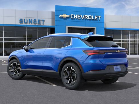 New 2026 Chevrolet Equinox EV LT FWD image 3