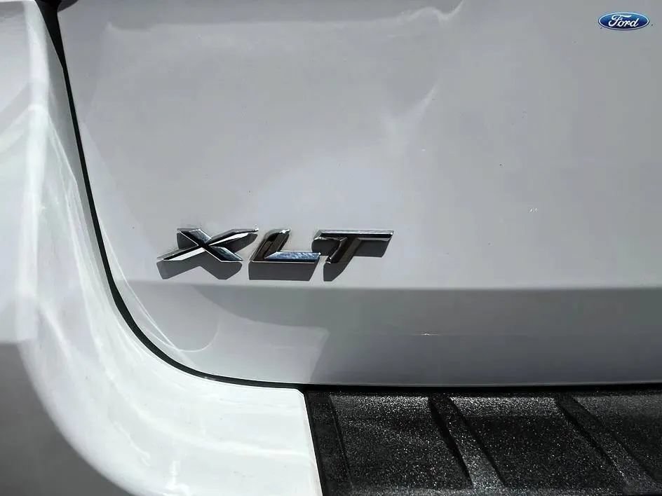 Used 2021 Ford Explorer XLT w/ Equipment Group 202A RWD image 26