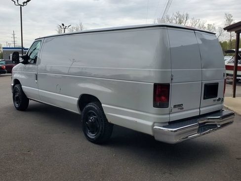 Used 2014 Ford E-150 and Econoline 150 Extended w/ Interior Upgrade Package RWD image 4