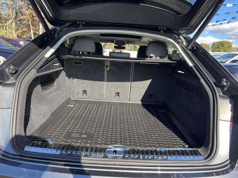 Used 2020 Audi Q8 Premium Plus w/ Premium Plus Package image 11