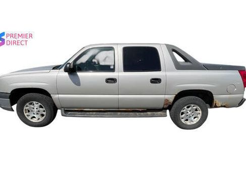 Used 2004 Chevrolet Avalanche Z71 w/ Preferred Equipment Group AWD/4WD image 2