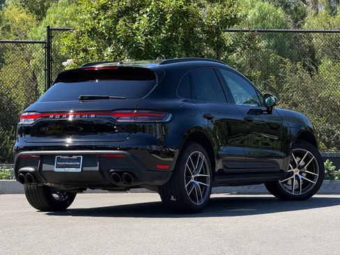 Used 2026 Porsche Macan AWD/4WD image 7