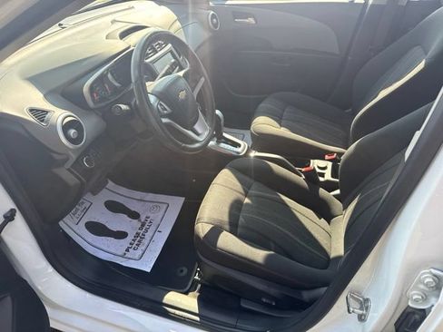 Used 2018 Chevrolet Sonic LT w/ Convenience Package FWD image 6