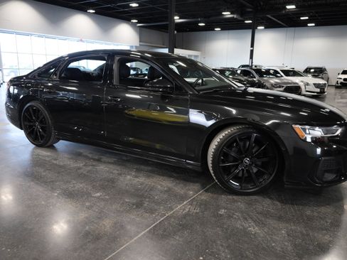 Used 2022 Audi A8 L 3.0T w/ Executive Package image 8