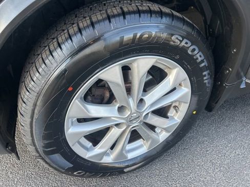 Used 2014 Nissan Rogue SV w/ SV Premium Package image 9