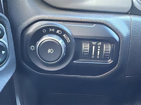 Used 2021 Jeep Wrangler Unlimited Sport image 19
