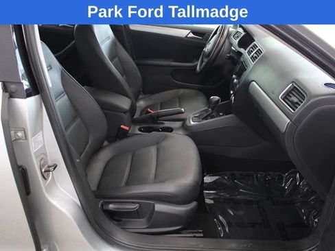Used 2012 Volkswagen Jetta SEL FWD image 21